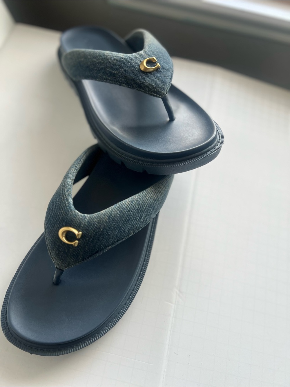 Coach Brynn Denim Thong Slip-On Sandals Women’s Size 10 NWT - Picture 3 of 6